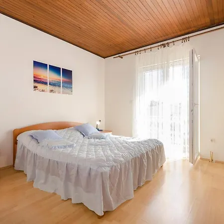 Apartment Apartment And Rooms Ema Vodice