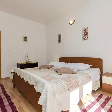 Apartament And Ema Vodice